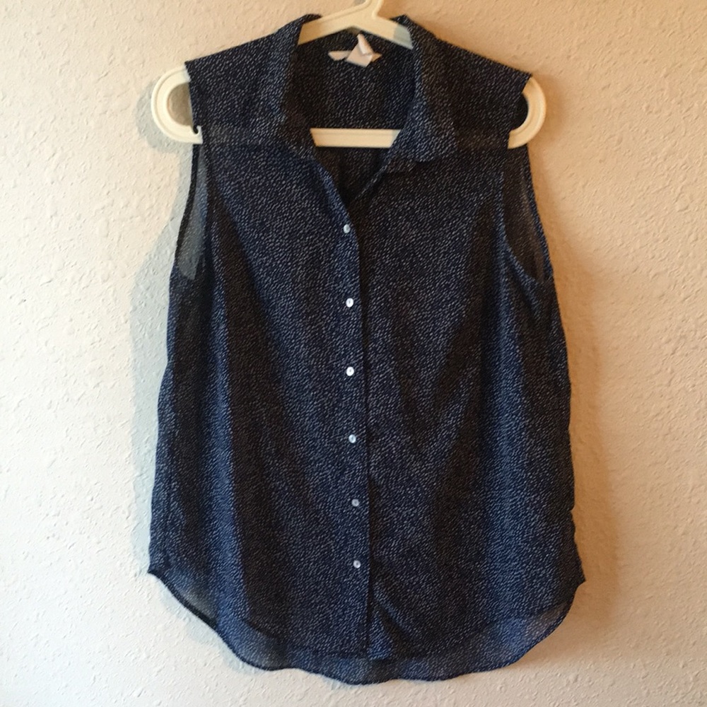 Sleeveless blouse